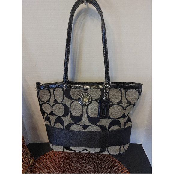 Coach Handbags - Coach F19046